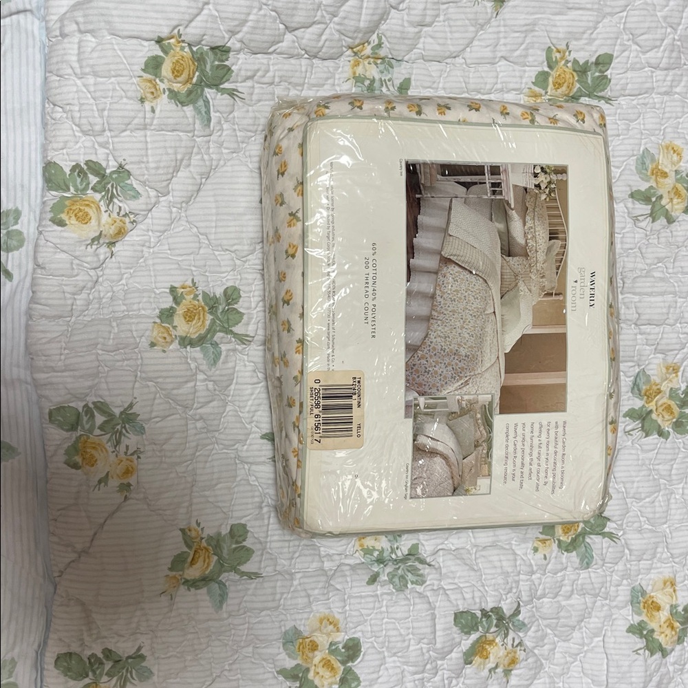 NWT WAVERLY GARDEN ROOM, YELLOW ROSES, FULL SHEET SET - Picture 2 of 5